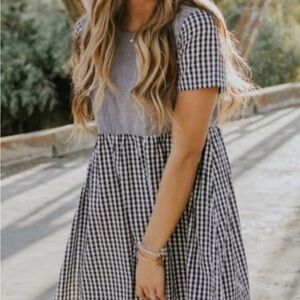 Roolee Gray and White Knee-Length Sundress with Short Sleeves and Crew Neck